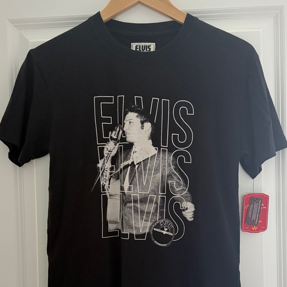 NWT American Needle Graphic T-Shirt. Size Small.